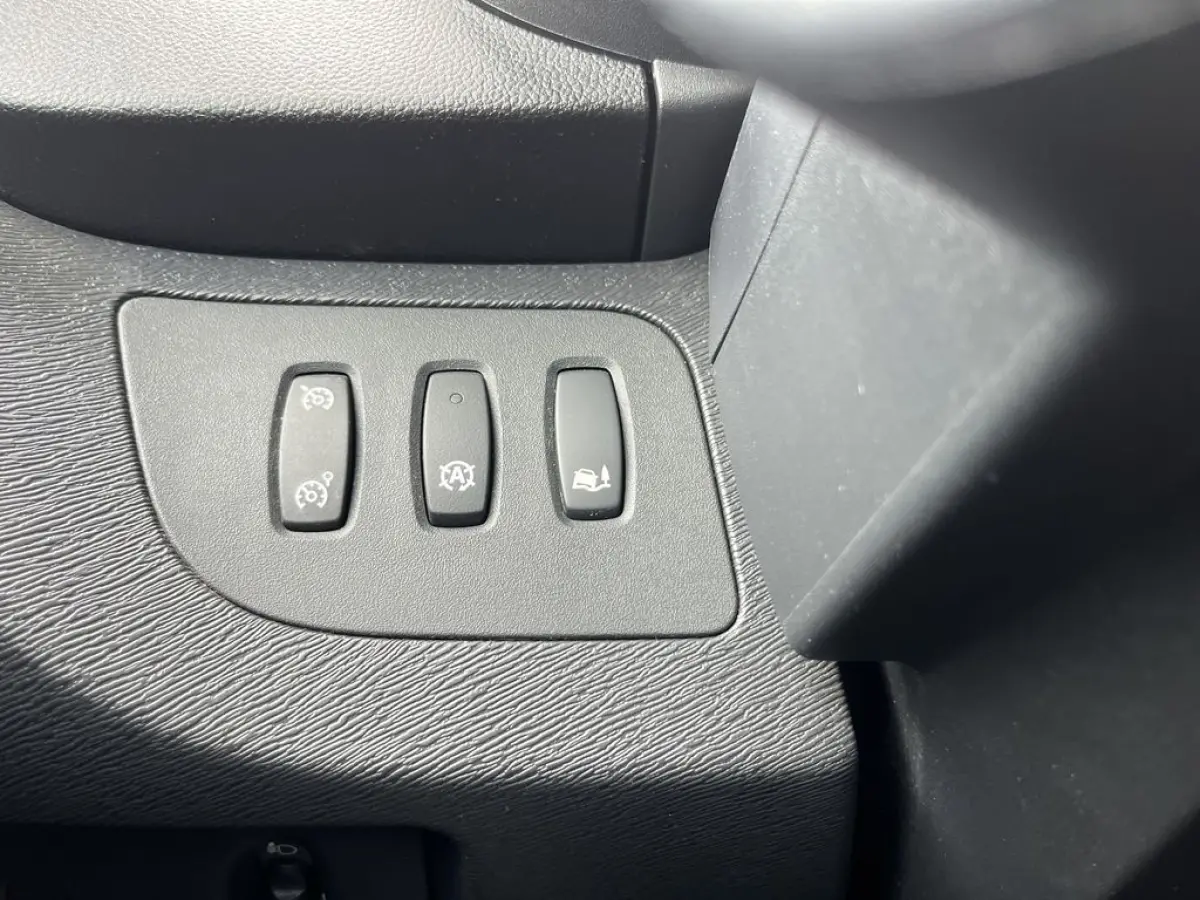 1.5 Blue dCi E6 R-link Lease €134 p/m Airco, Navi, PDC, Trekhaak, 2x schuifdeur onderhoudshistorie aanwezig