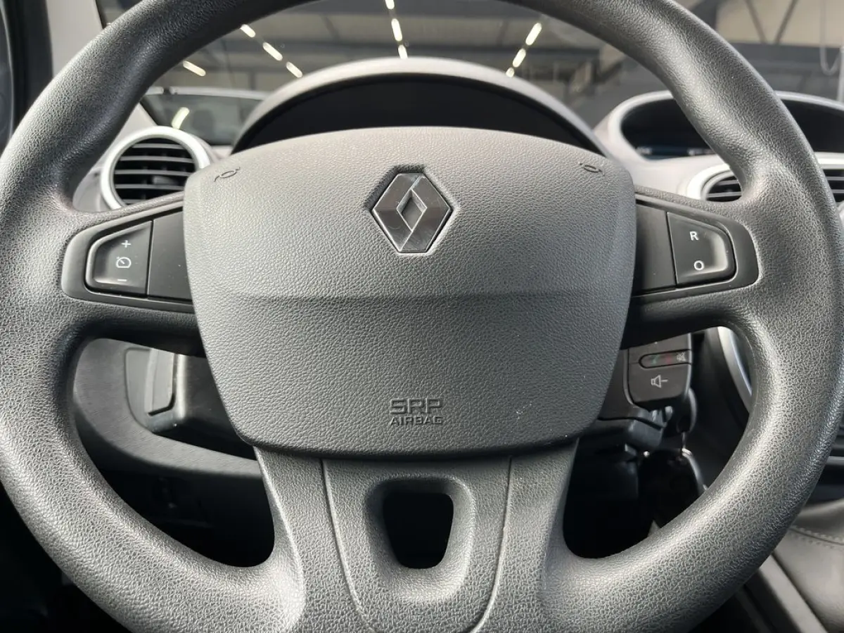 1.5 Blue dCi E6 R-link Lease €134 p/m Airco, Navi, PDC, Trekhaak, 2x schuifdeur onderhoudshistorie aanwezig