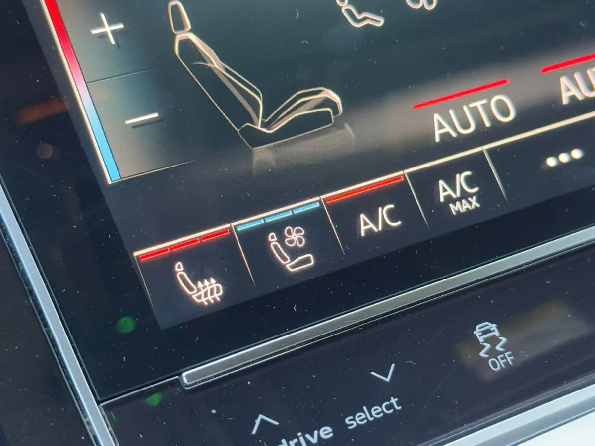 55 TFSIe quattro S-LINE VOL! SQ8 l B&O l RS-SEATS l HUD l 360 l SOFTCLOSE l PANO l MATRIX l KEYLESS l MASSAGE l BTW