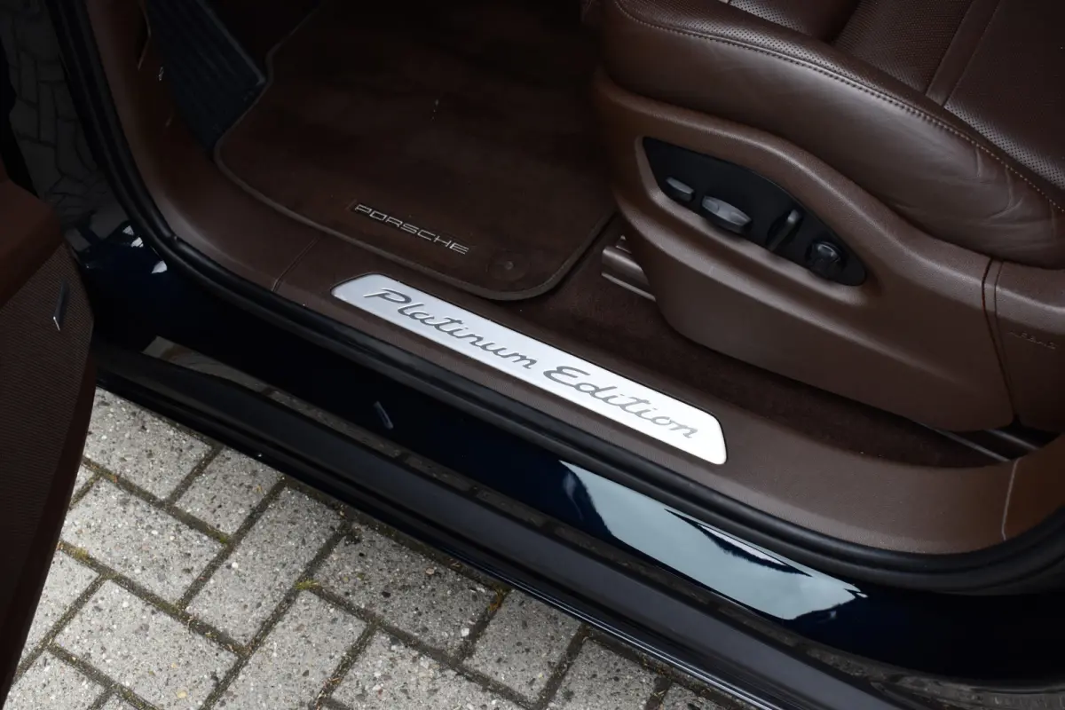 3.0 E-Hybrid Platinum Edition SportDesign | Panorama | Bose | Trekhaak elektr. | Stoelventilatie | 21'' Wielen |