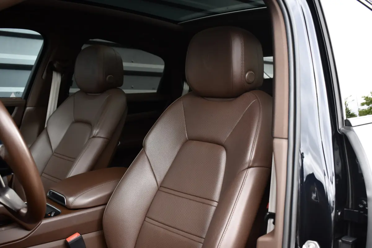 3.0 E-Hybrid Platinum Edition SportDesign | Panorama | Bose | Trekhaak elektr. | Stoelventilatie | 21'' Wielen |