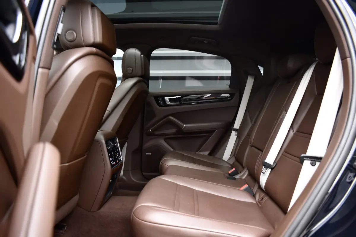 3.0 E-Hybrid Platinum Edition SportDesign | Panorama | Bose | Trekhaak elektr. | Stoelventilatie | 21'' Wielen |