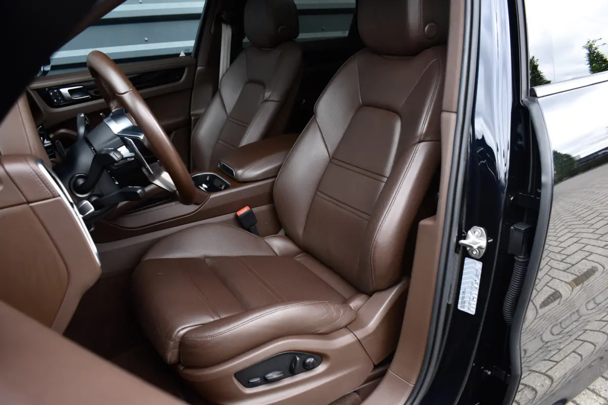 3.0 E-Hybrid Platinum Edition SportDesign | Panorama | Bose | Trekhaak elektr. | Stoelventilatie | 21'' Wielen |