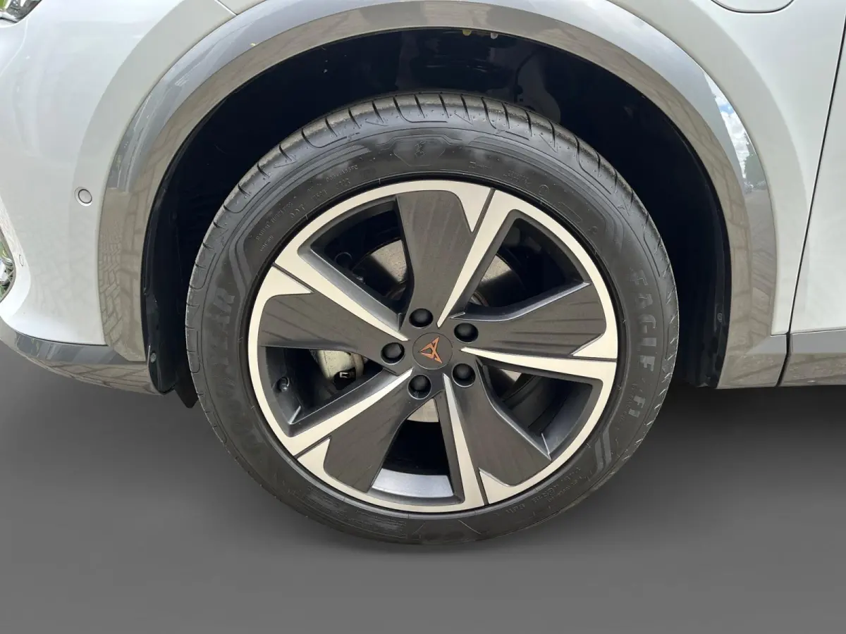 1.4 e-Hybrid Business | 18" LM | Climate Control | Adaptive Cruise Control | Draadloze telefoonlader | Navigatie