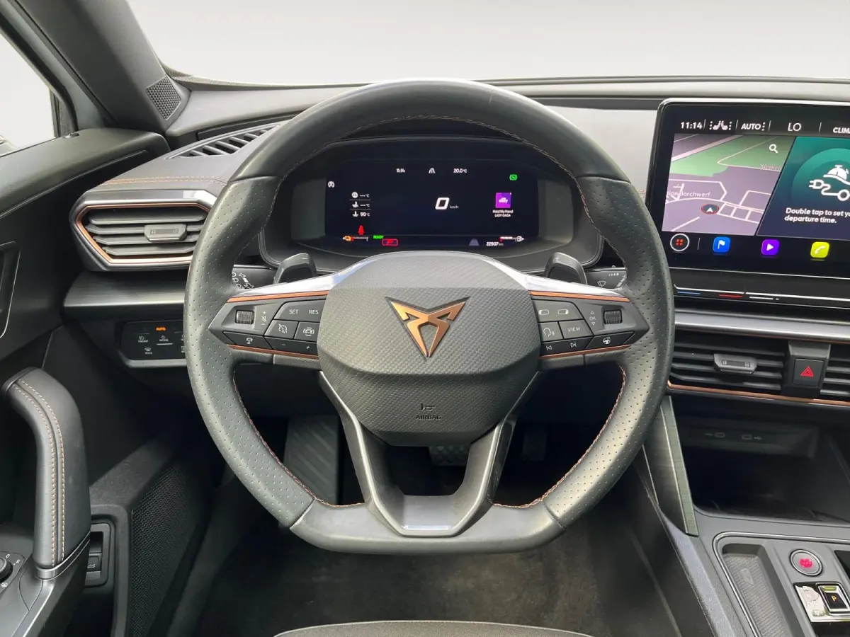 1.4 e-Hybrid Business | 18" LM | Climate Control | Adaptive Cruise Control | Draadloze telefoonlader | Navigatie
