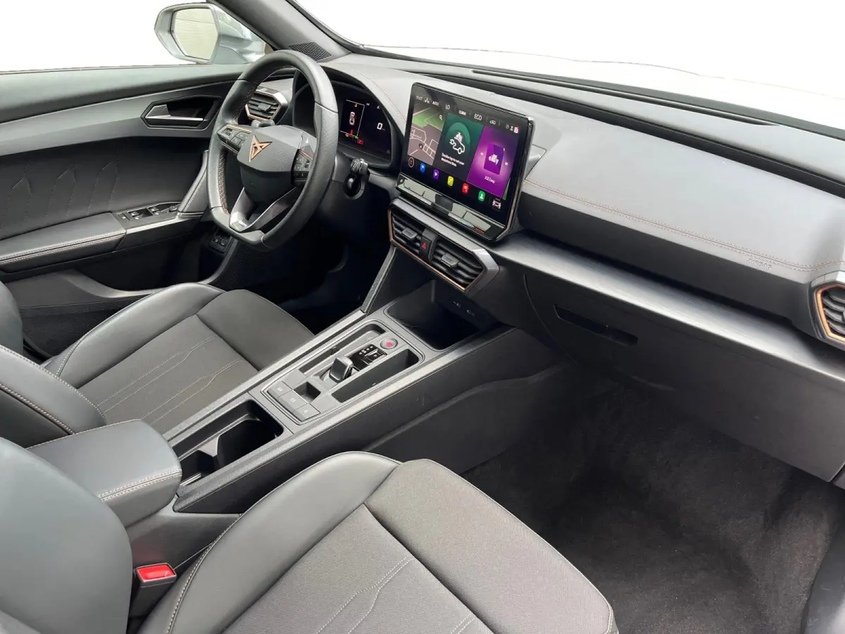 1.4 e-Hybrid Business | 18" LM | Climate Control | Adaptive Cruise Control | Draadloze telefoonlader | Navigatie