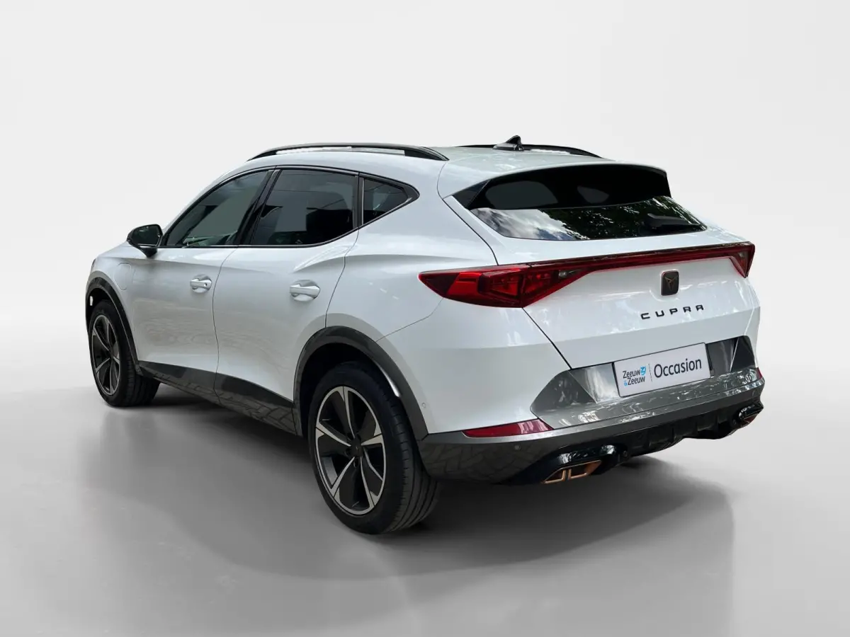 1.4 e-Hybrid Business | 18" LM | Climate Control | Adaptive Cruise Control | Draadloze telefoonlader | Navigatie