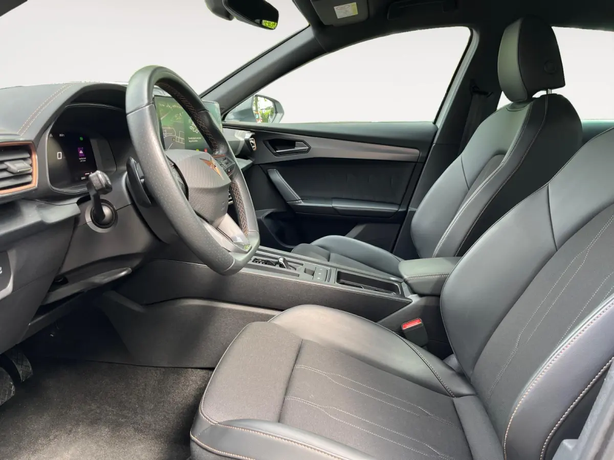 1.4 e-Hybrid Business | 18" LM | Climate Control | Adaptive Cruise Control | Draadloze telefoonlader | Navigatie