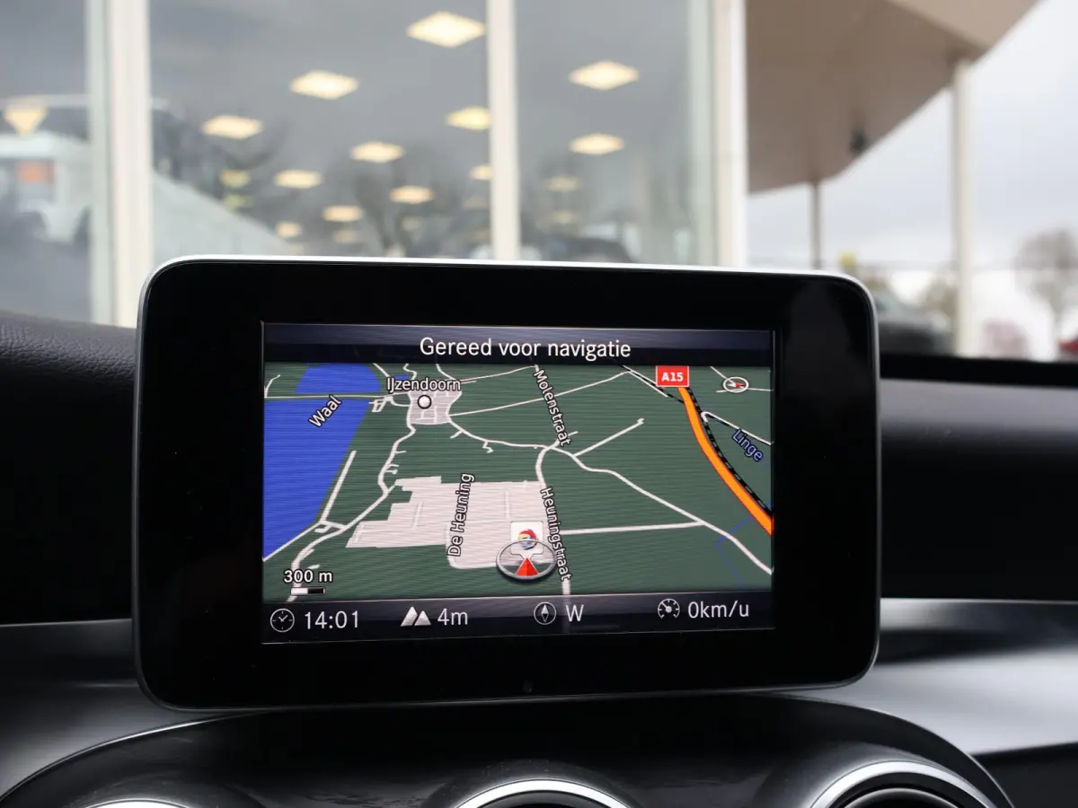 200 PREMIUM PLUS 184 PK AUT. + WEGKL. TREKHAAK | DRAADLOZE CARPLAY | CAMERA | 18 INCH AMG | STOELVERW.