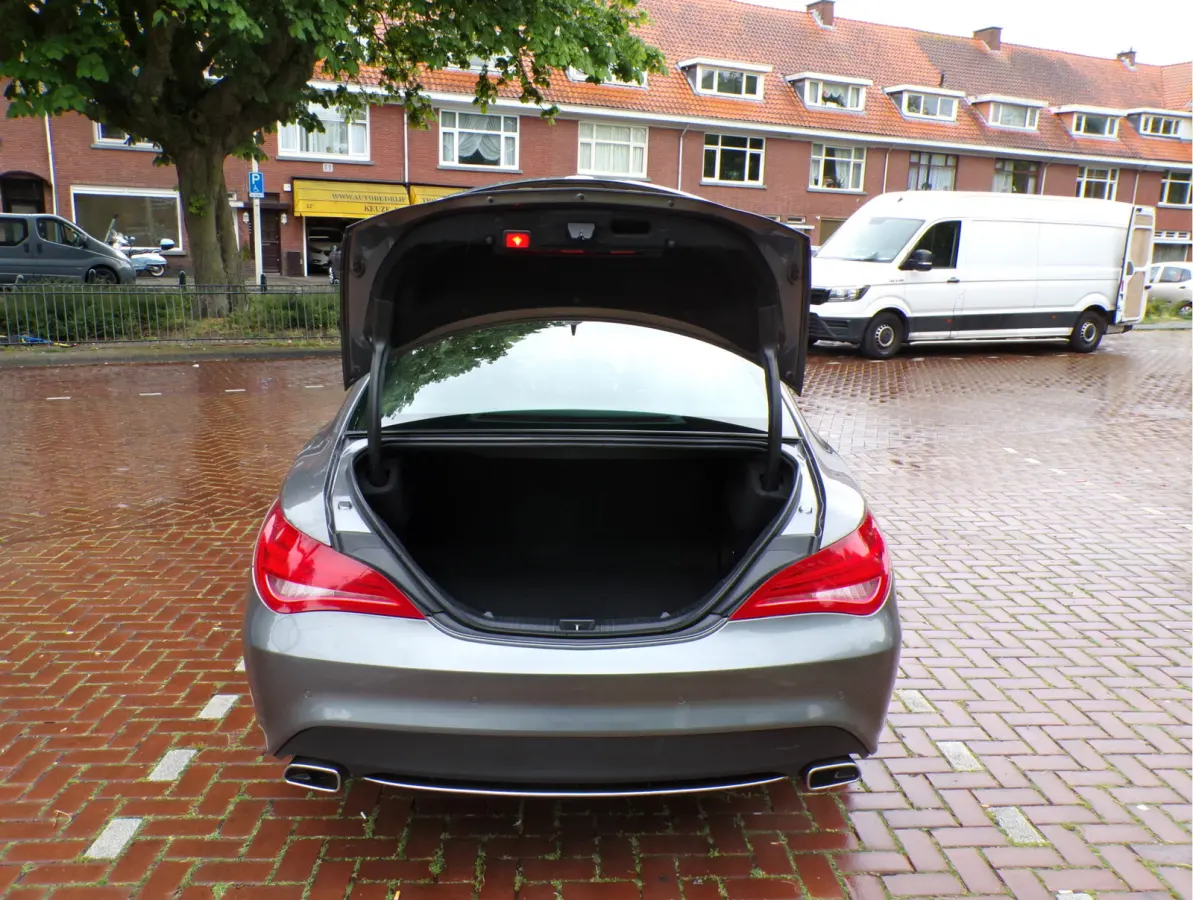 180 Lease Edition Ambition PANORAMADAK NAVI TEL CRUISECONT AUTOMAAT