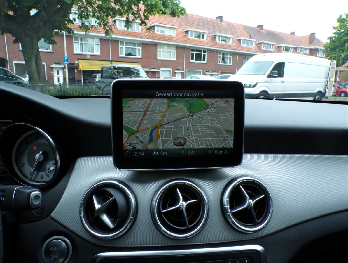 180 Lease Edition Ambition PANORAMADAK NAVI TEL CRUISECONT AUTOMAAT