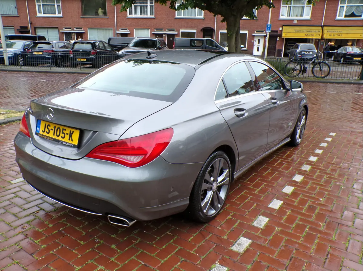 180 Lease Edition Ambition PANORAMADAK NAVI TEL CRUISECONT AUTOMAAT