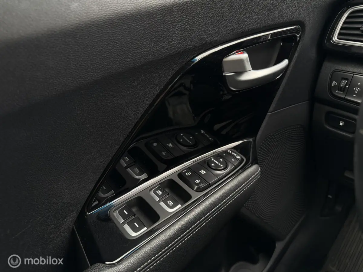1.6 GDi Hybrid DynamicLine|Lane|Camera|Carplay|