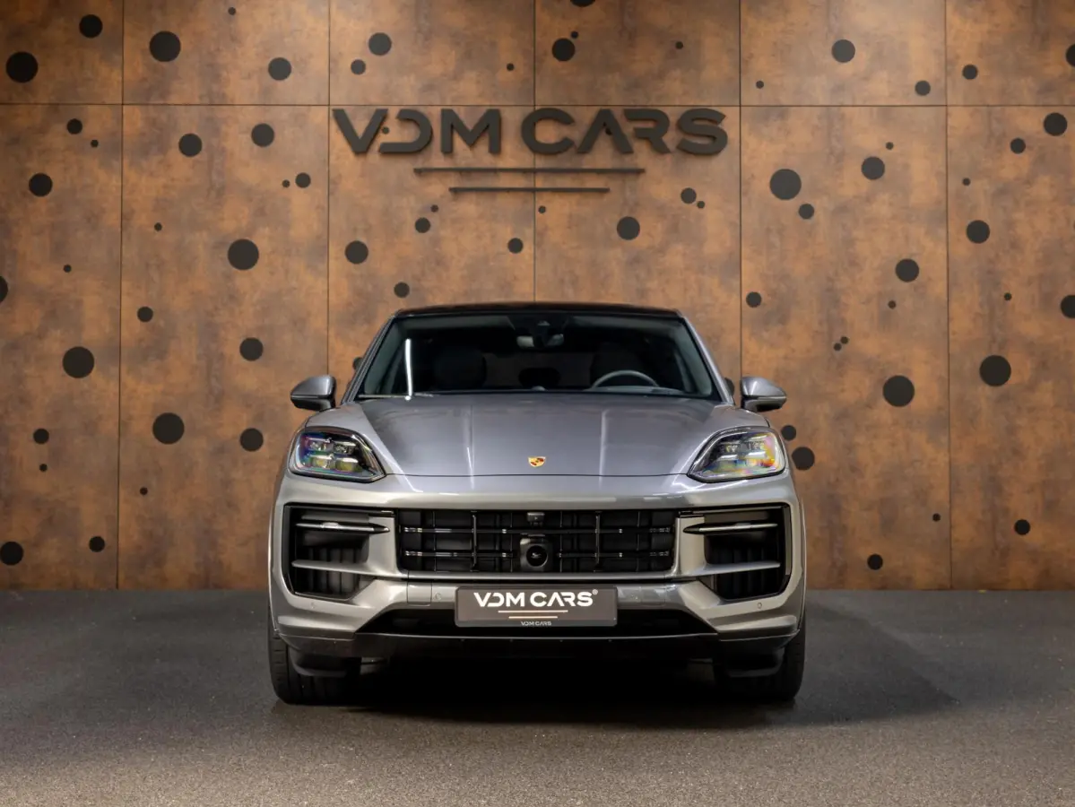 3.0 E-Hybrid | SportDesign | Achterasbesturing | Head-Up Display | InnoDrive |