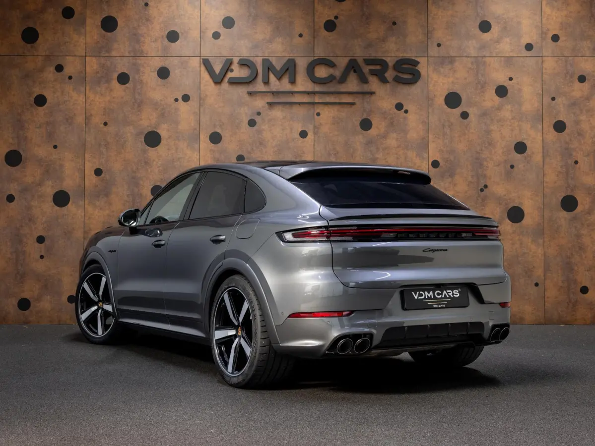 3.0 E-Hybrid | SportDesign | Achterasbesturing | Head-Up Display | InnoDrive |