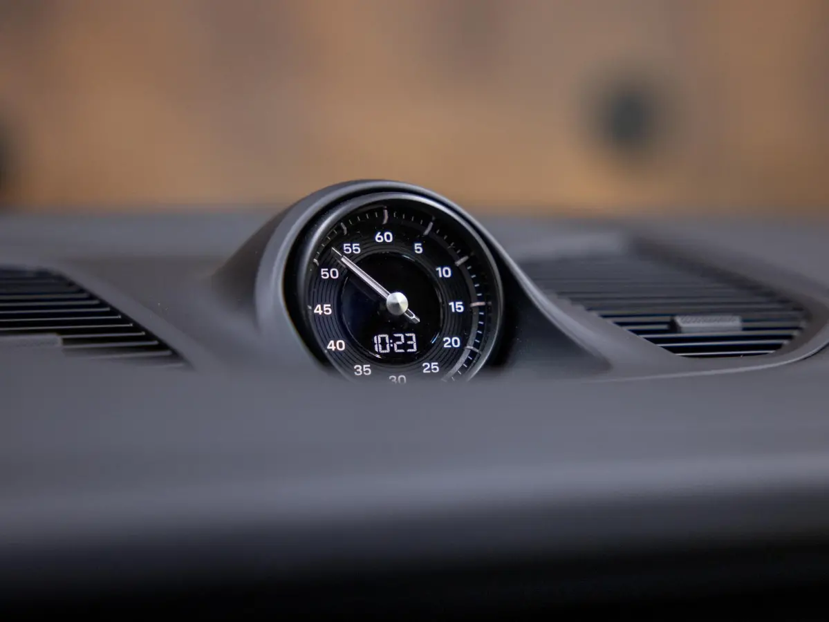 3.0 E-Hybrid | SportDesign | Achterasbesturing | Head-Up Display | InnoDrive |