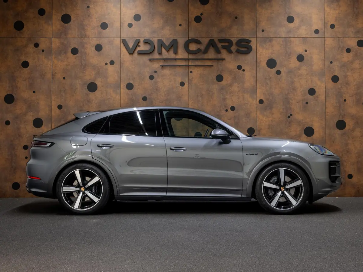 3.0 E-Hybrid | SportDesign | Achterasbesturing | Head-Up Display | InnoDrive |