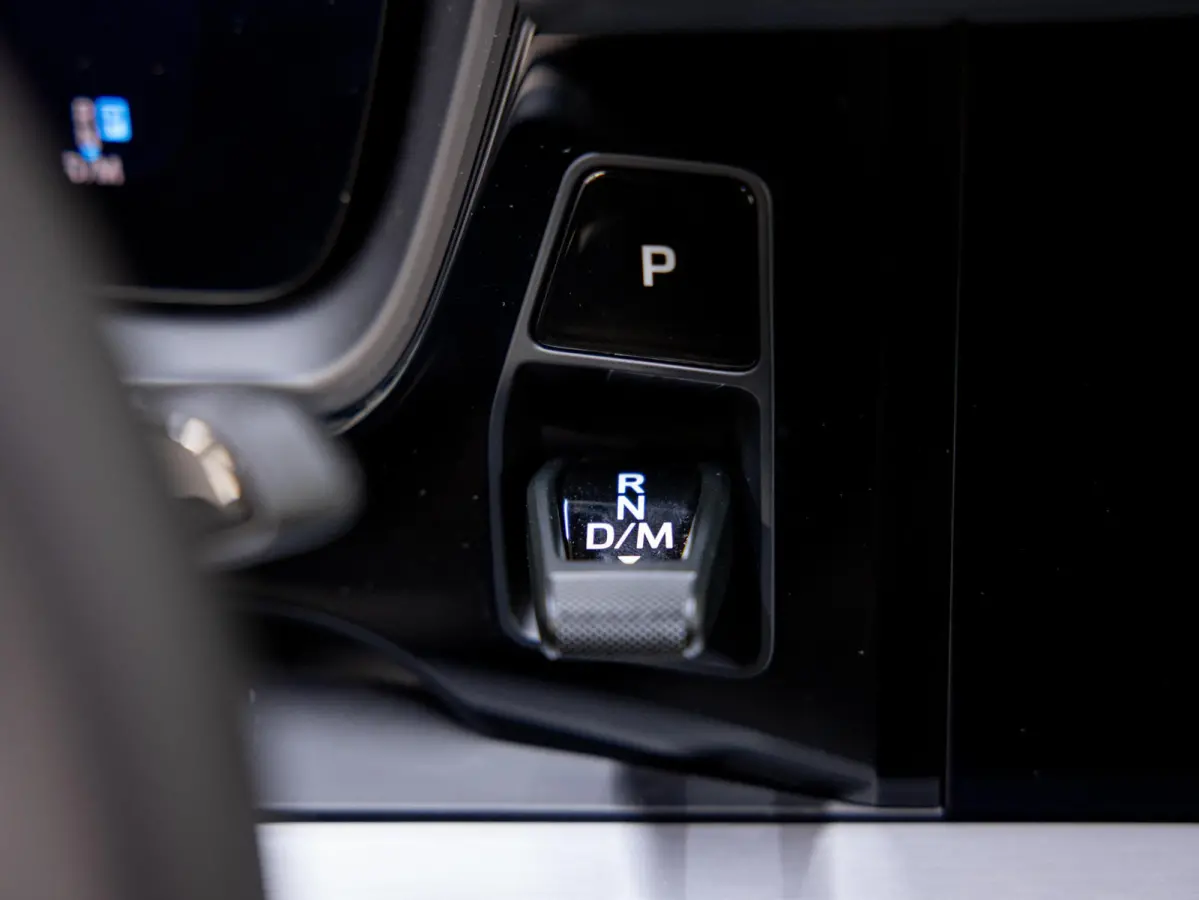 3.0 E-Hybrid | SportDesign | Achterasbesturing | Head-Up Display | InnoDrive |