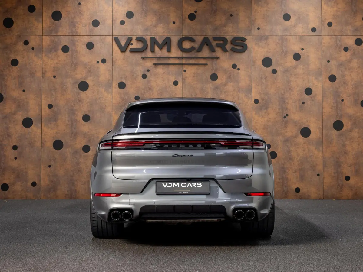 3.0 E-Hybrid | SportDesign | Achterasbesturing | Head-Up Display | InnoDrive |