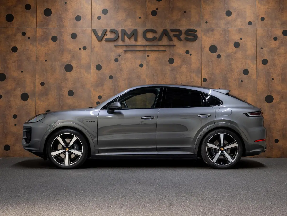 3.0 E-Hybrid | SportDesign | Achterasbesturing | Head-Up Display | InnoDrive |