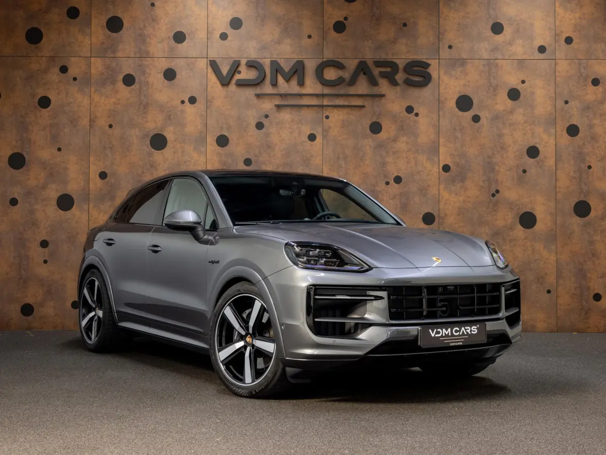 3.0 E-Hybrid | SportDesign | Achterasbesturing | Head-Up Display | InnoDrive |