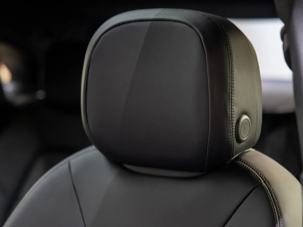 3.0 E-Hybrid | SportDesign | Achterasbesturing | Head-Up Display | InnoDrive |