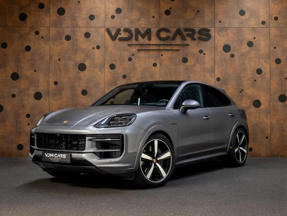 3.0 E-Hybrid | SportDesign | Achterasbesturing | Head-Up Display | InnoDrive |
