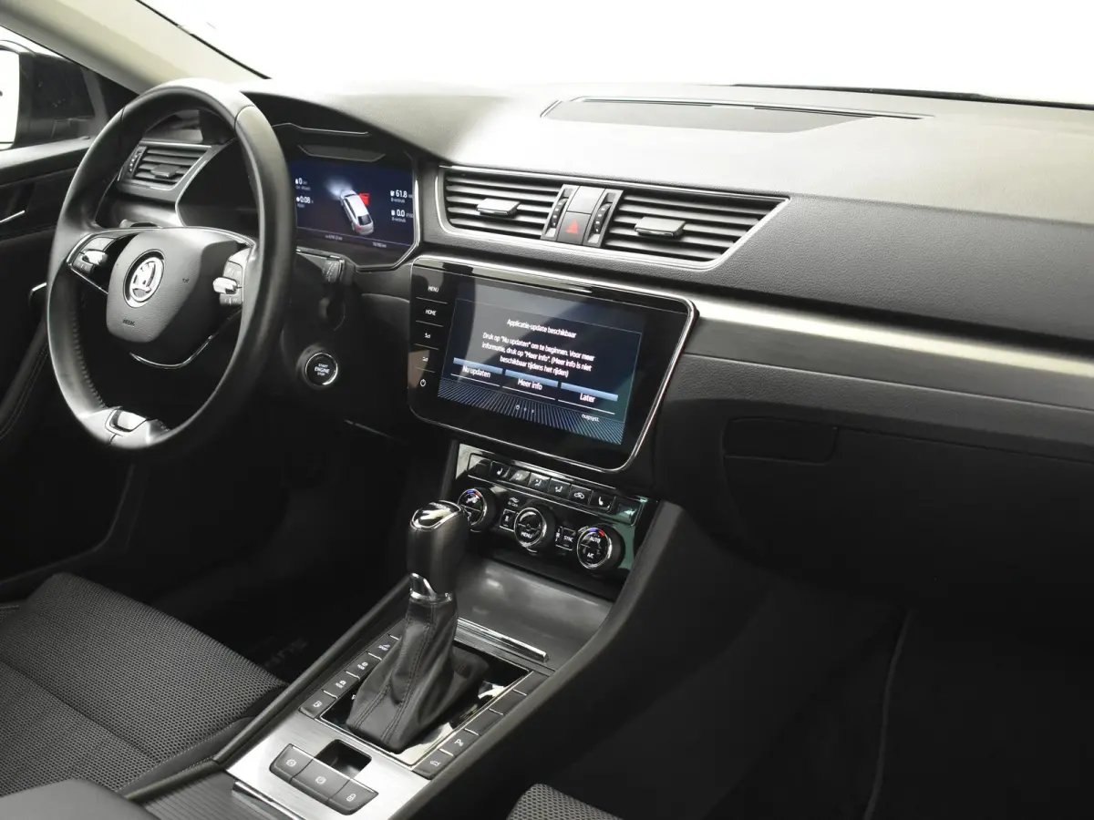 Style iV 218pk DSG/AUTO | Elektrisch verstelb. voorstoelen | 95% SOH | Adaptive cruise  | DAB l Stoelverwarming | Elektr. achterklep | Navigatie | 17" LMV