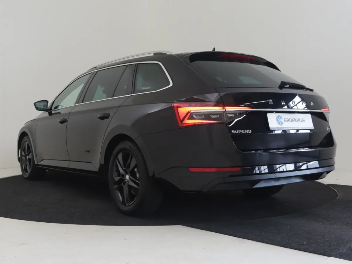 Style iV 218pk DSG/AUTO | Elektrisch verstelb. voorstoelen | 95% SOH | Adaptive cruise  | DAB l Stoelverwarming | Elektr. achterklep | Navigatie | 17" LMV