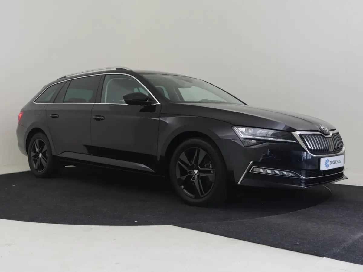 Style iV 218pk DSG/AUTO | Elektrisch verstelb. voorstoelen | 95% SOH | Adaptive cruise  | DAB l Stoelverwarming | Elektr. achterklep | Navigatie | 17" LMV