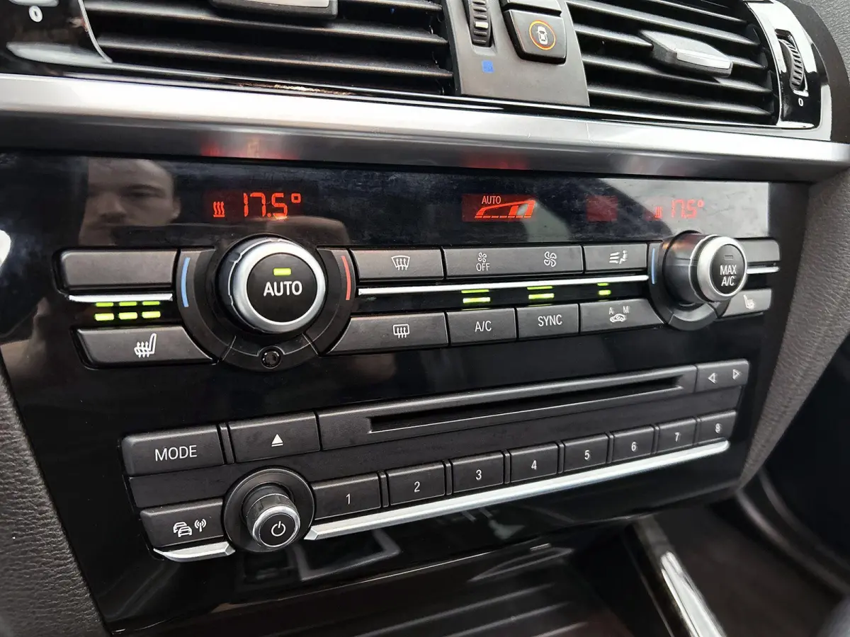 M40i High Executive | 360 PK | SCHUIFDAK | LEDER | HARMAN-KARDON AUDIO | ELEKTRISCHE BESTUURDERSSTOEL MET GEHEUGEN | ADAPTIVE CRUISE CONTROL | NAVIGATIE | ACHTERUITRIJCAMERA | ELEKTRISCHE AC