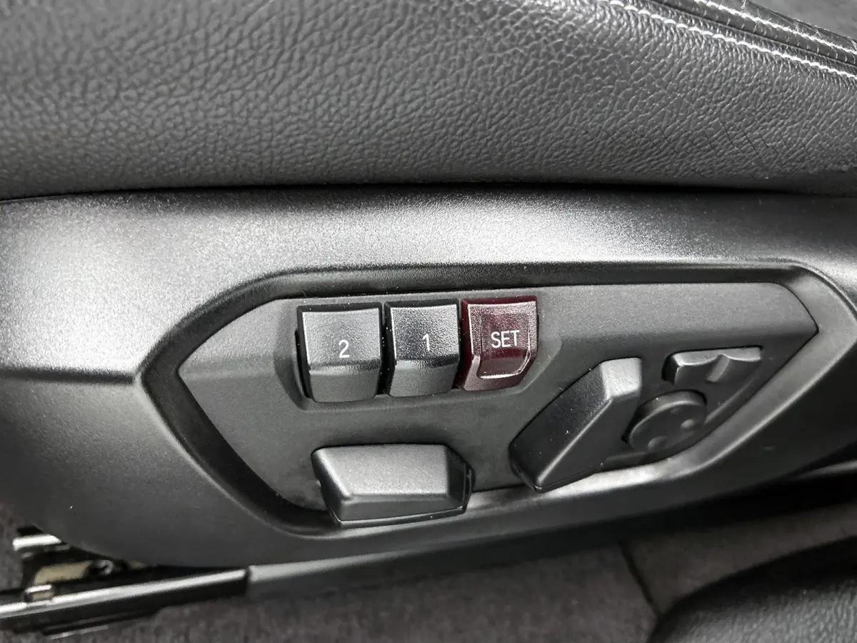 M40i High Executive | 360 PK | SCHUIFDAK | LEDER | HARMAN-KARDON AUDIO | ELEKTRISCHE BESTUURDERSSTOEL MET GEHEUGEN | ADAPTIVE CRUISE CONTROL | NAVIGATIE | ACHTERUITRIJCAMERA | ELEKTRISCHE AC