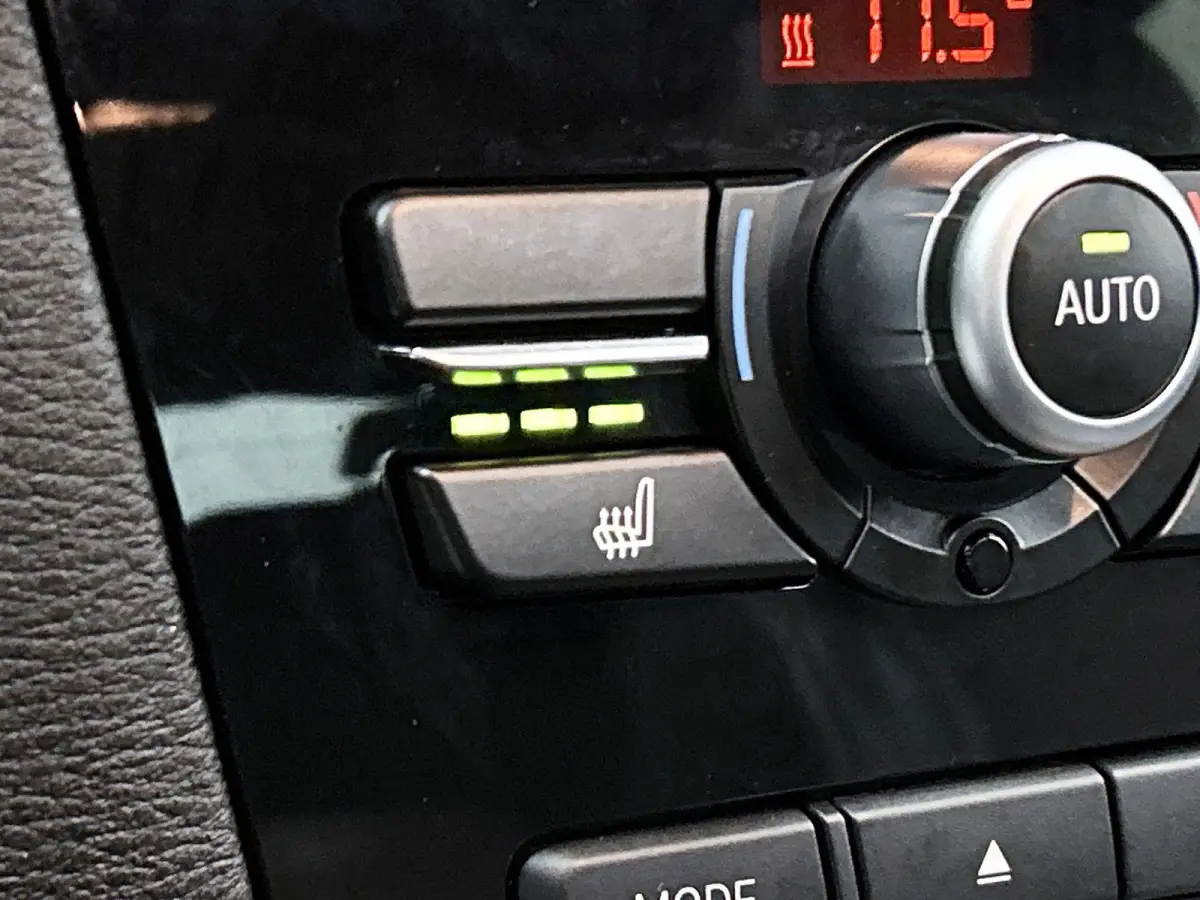 M40i High Executive | 360 PK | SCHUIFDAK | LEDER | HARMAN-KARDON AUDIO | ELEKTRISCHE BESTUURDERSSTOEL MET GEHEUGEN | ADAPTIVE CRUISE CONTROL | NAVIGATIE | ACHTERUITRIJCAMERA | ELEKTRISCHE AC
