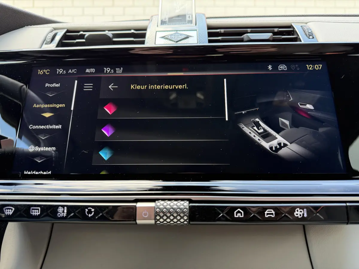 225pk E-Tense Etoile (Elektrisch Schuifdak - Trekhaak - Elektrische klep - Leder incl verwarming/geheugen - Adaptieve Cruise Controle - LED - Camera)