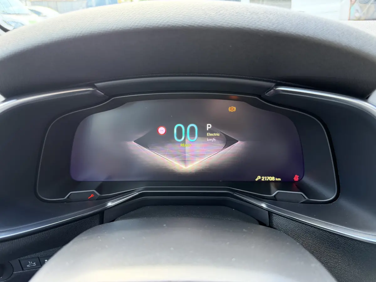 225pk E-Tense Etoile (Elektrisch Schuifdak - Trekhaak - Elektrische klep - Leder incl verwarming/geheugen - Adaptieve Cruise Controle - LED - Camera)