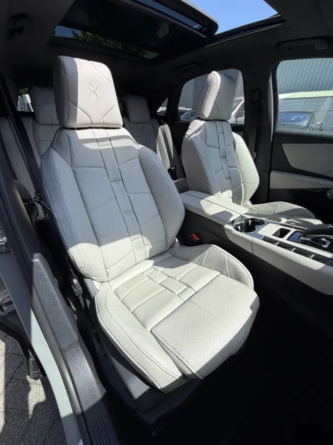 225pk E-Tense Etoile (Elektrisch Schuifdak - Trekhaak - Elektrische klep - Leder incl verwarming/geheugen - Adaptieve Cruise Controle - LED - Camera)