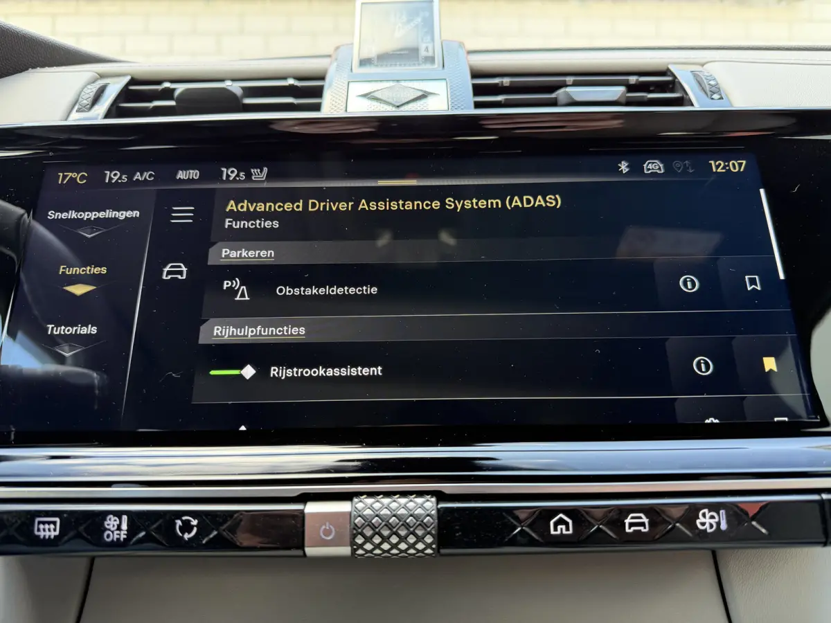 225pk E-Tense Etoile (Elektrisch Schuifdak - Trekhaak - Elektrische klep - Leder incl verwarming/geheugen - Adaptieve Cruise Controle - LED - Camera)