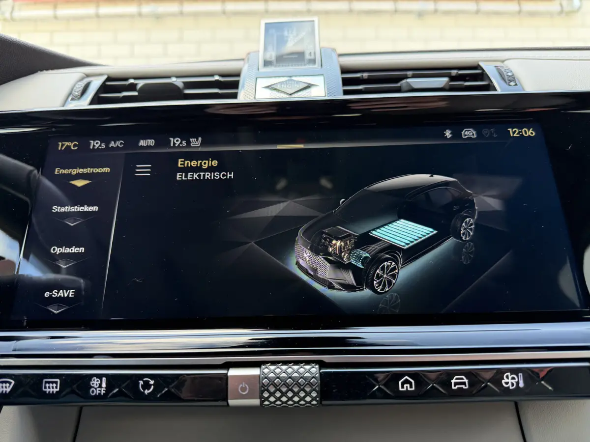 225pk E-Tense Etoile (Elektrisch Schuifdak - Trekhaak - Elektrische klep - Leder incl verwarming/geheugen - Adaptieve Cruise Controle - LED - Camera)