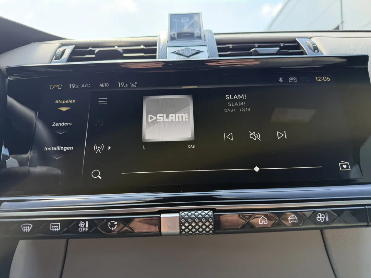 225pk E-Tense Etoile (Elektrisch Schuifdak - Trekhaak - Elektrische klep - Leder incl verwarming/geheugen - Adaptieve Cruise Controle - LED - Camera)