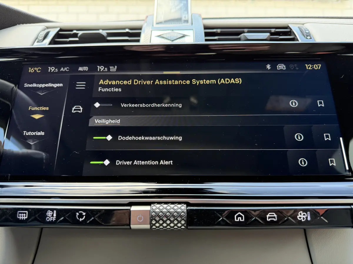 225pk E-Tense Etoile (Elektrisch Schuifdak - Trekhaak - Elektrische klep - Leder incl verwarming/geheugen - Adaptieve Cruise Controle - LED - Camera)