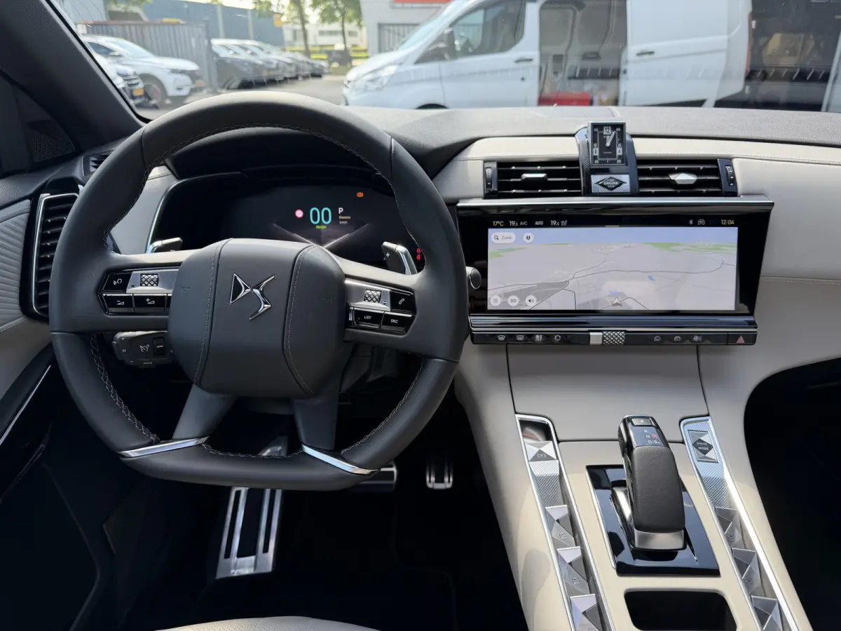 225pk E-Tense Etoile (Elektrisch Schuifdak - Trekhaak - Elektrische klep - Leder incl verwarming/geheugen - Adaptieve Cruise Controle - LED - Camera)
