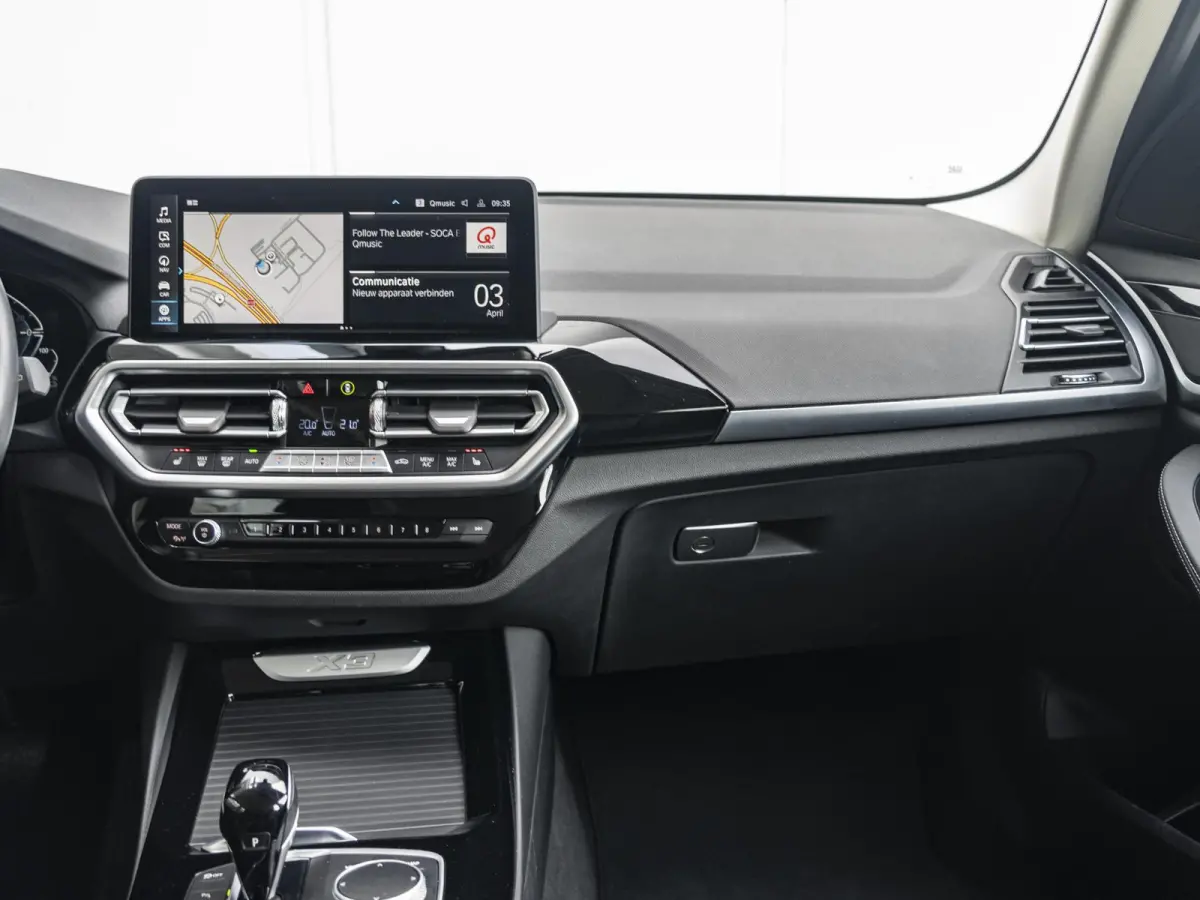 xDrive30e SoH 88% | High Executive | Achteruitrijcamera | Sportstoelen | Stoelverwarming | Laserlight | 18''