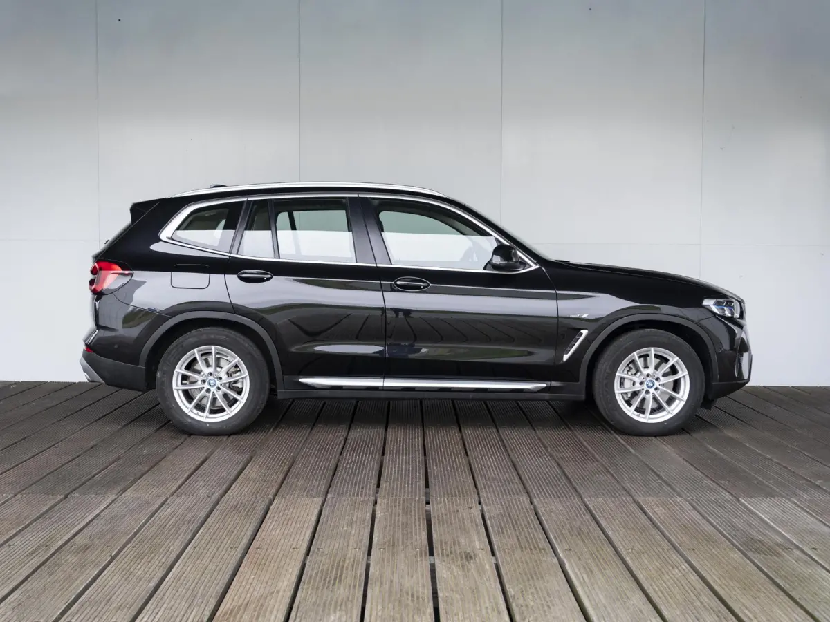 xDrive30e SoH 88% | High Executive | Achteruitrijcamera | Sportstoelen | Stoelverwarming | Laserlight | 18''