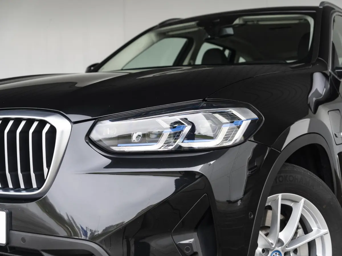 xDrive30e SoH 88% | High Executive | Achteruitrijcamera | Sportstoelen | Stoelverwarming | Laserlight | 18''