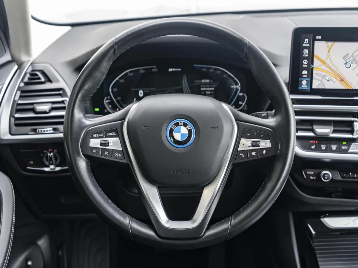 xDrive30e SoH 88% | High Executive | Achteruitrijcamera | Sportstoelen | Stoelverwarming | Laserlight | 18''