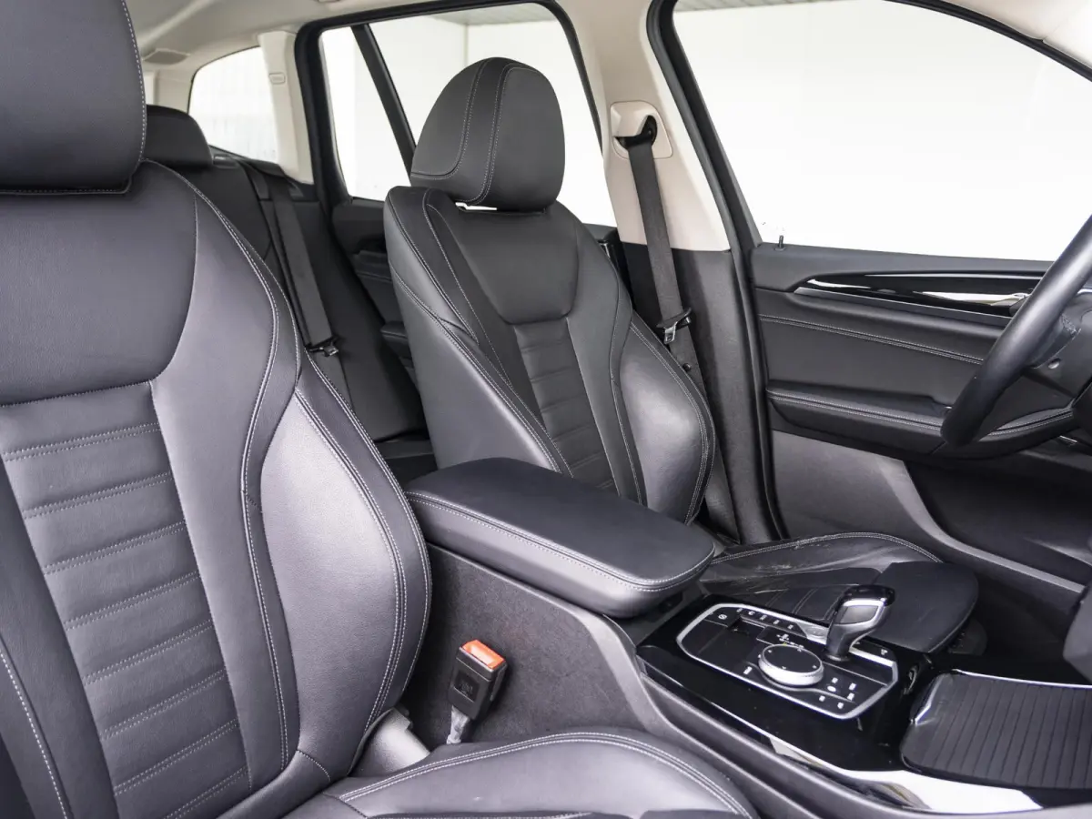 xDrive30e SoH 88% | High Executive | Achteruitrijcamera | Sportstoelen | Stoelverwarming | Laserlight | 18''