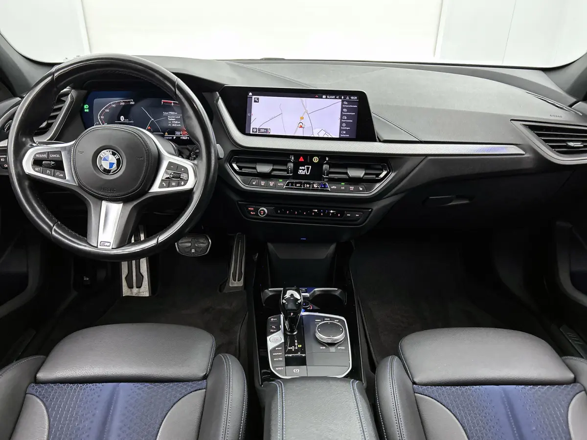 118i High Executive M-Sport (Dealer onderhoud, Navi Pro, PDC V+A, StoelV, Digitale dash, Etc)