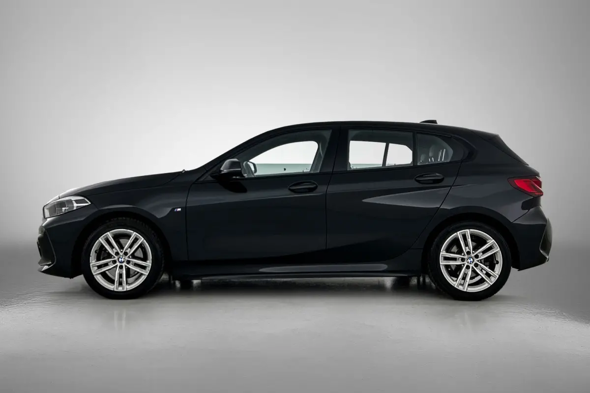118i High Executive M-Sport (Dealer onderhoud, Navi Pro, PDC V+A, StoelV, Digitale dash, Etc)