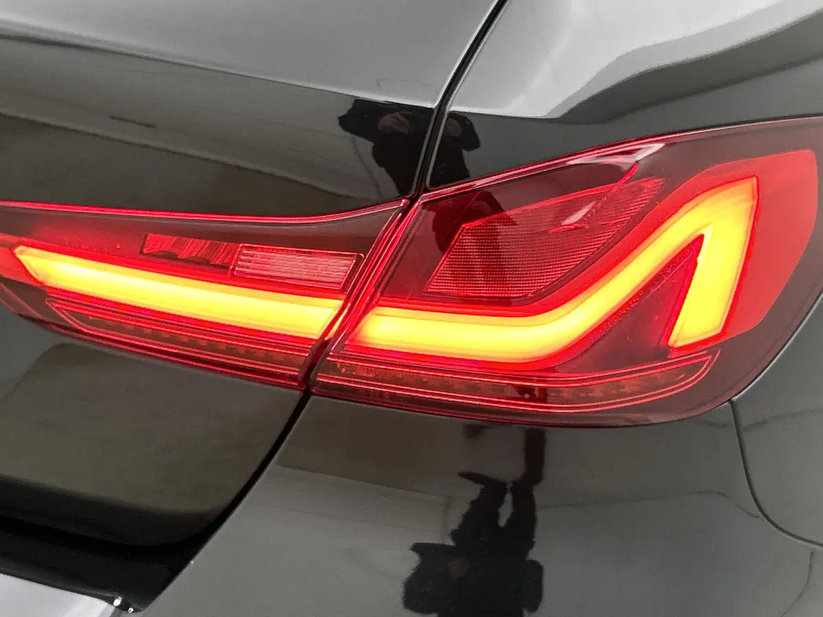 118i High Executive M-Sport (Dealer onderhoud, Navi Pro, PDC V+A, StoelV, Digitale dash, Etc)