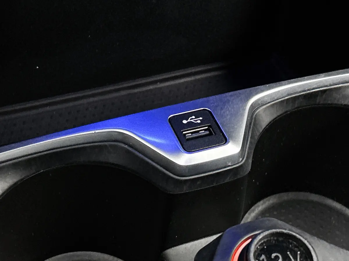 118i High Executive M-Sport (Dealer onderhoud, Navi Pro, PDC V+A, StoelV, Digitale dash, Etc)